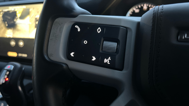 Land Rover Defender 3.0 D250 X-Dynamic SE 90 3dr Auto Diesel Estate